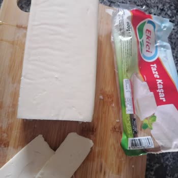 Erimeyen Ve Ekşi Tadıyla Hayal Kırıklığı Yaratan Kaşar Peyniri