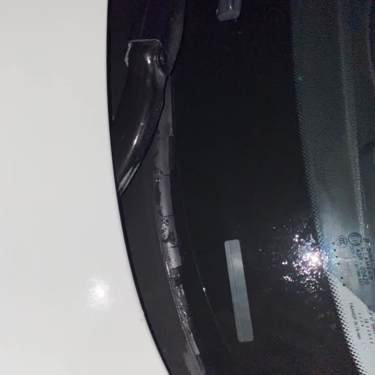 BMW 1.18i Ön Cam Fitili Sorunu