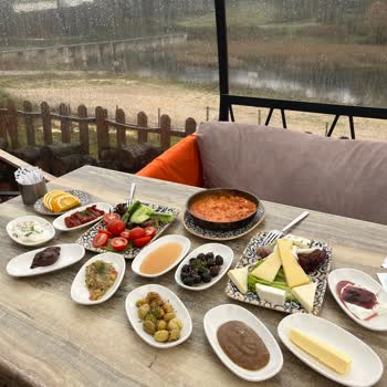 Nilüfer Boğaz Cafe & Restaurant'ta Hizmet Sıfır