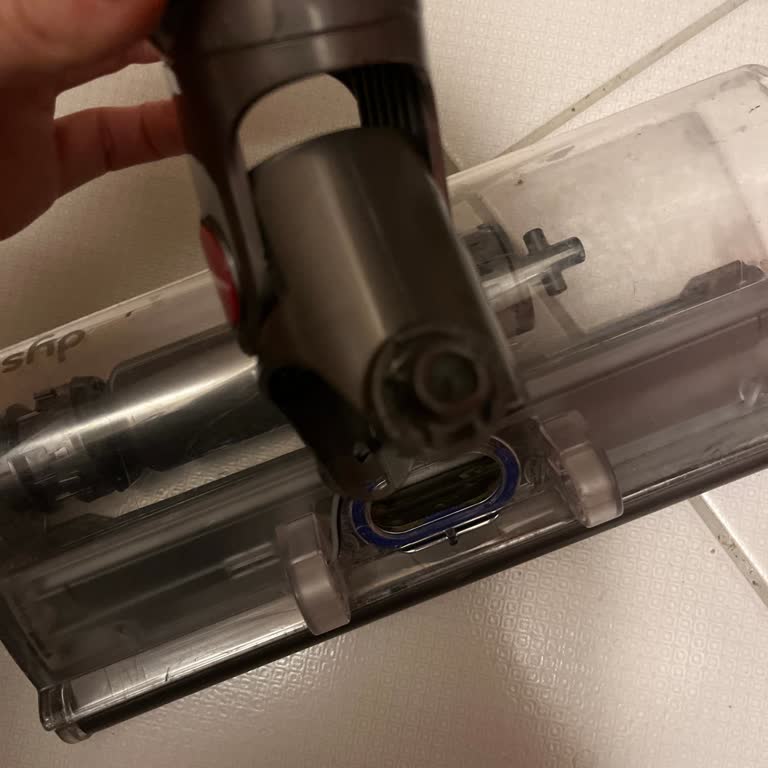 Dyson V8 Sert Zemin Başlığı Sorunu