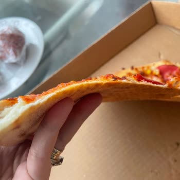 Domino's Pizza'da Sürekli Yanlış Hamur Seçimi Ve İlgisizlik