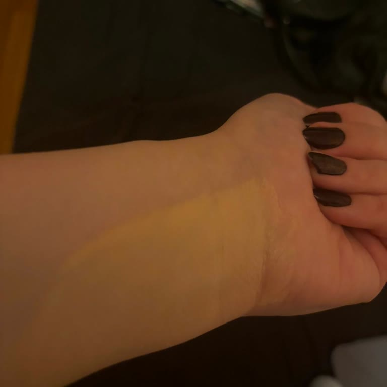 Yanlış Renk Ve İlgisiz Müşteri Hizmetleri