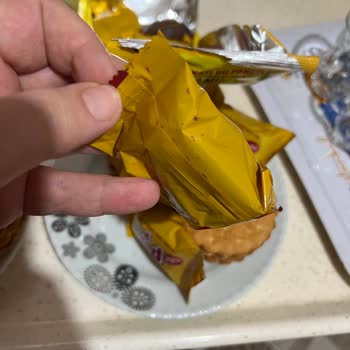 Pop Kek Paketleme Hatası: Beklenmedik Paketsiz Kek