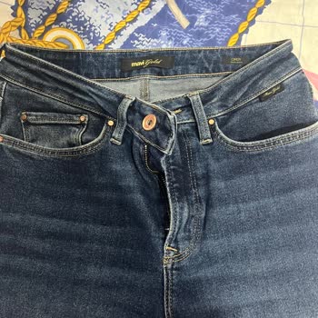 Mavi Jean'lerde Diz İzi Problemi