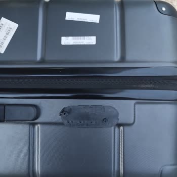 Valizim Kırıldı, Dikkat Bekliyorum!