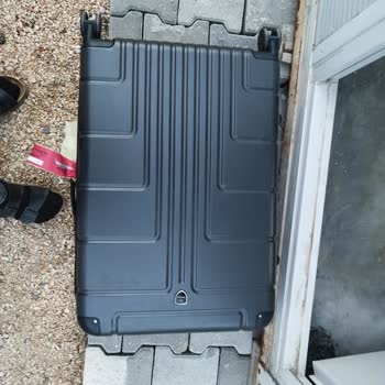 Valizim Kırıldı, Dikkat Bekliyorum!