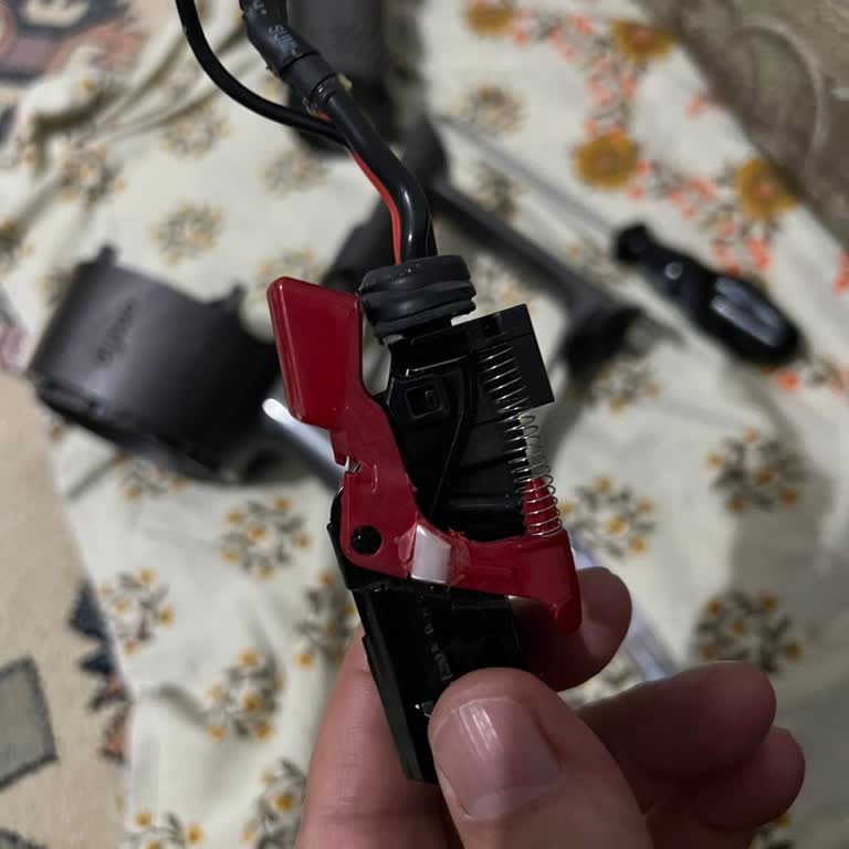 Dyson Servisinde Hayal Kırıklığı: Tetik Sorunu