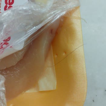 Hediye Tavuk Paketinde Şok Edici Kıl Problemi