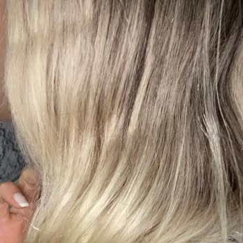 San Kuaför Saç Rengim Yanlış İşlemle Mahvoldu, Paramı Da İstiyorlar