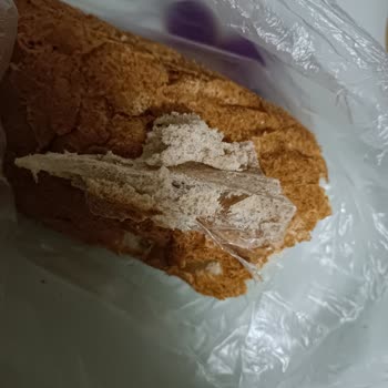 BİM'den Aldığımız Ekmekten Plastik Parça Çıktı: Sağlık Tehlikesi Ve Hayal Kırıklığı