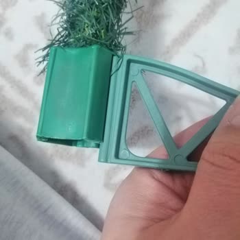 Yanlış Ve Hasarlı Yılbaşı Ağacı Teslimatı