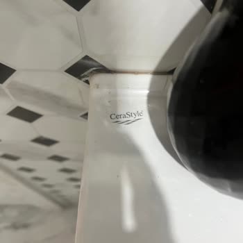 Banyo Lavabosundaki Kılcal Çatlaklar Can Sıkıyor