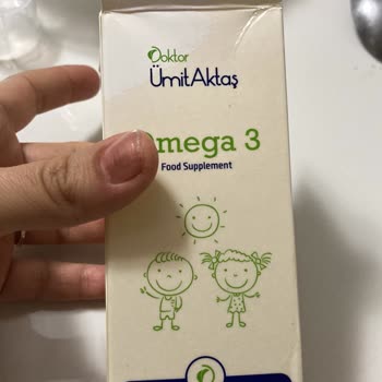İlaçsız Yaşam Dökülen Omega 3 Şurubu Ve Güven Sorunu