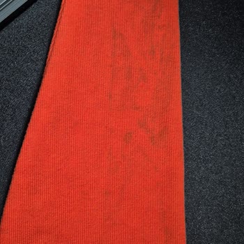 Lekeli Ürün Ve Suçlayıcı Müşteri Hizmetleri Deneyimi