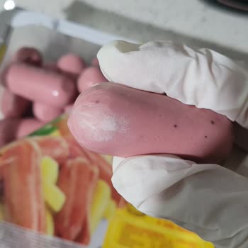 Bozuk Erpiliç Sosis Şoku: Kötü Koku Ve Küf!