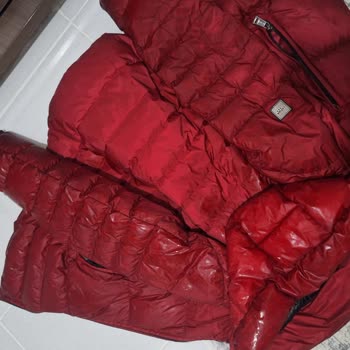 Lufian Kaz Tüyü Mont Yağmurda Su Geçiriyor