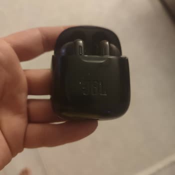 JBL Kulaklıkta Beklenmedik Şarj Sorunu