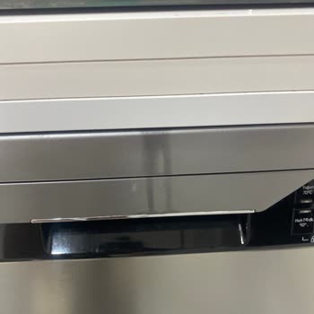 Bulaşık Makinesi Kapağında Beklenmedik Leke Problemi