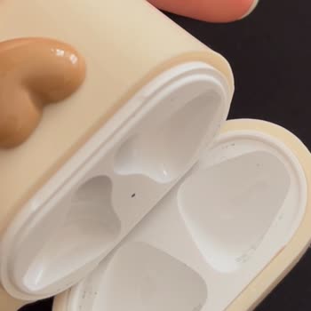 Airpods Kutusunda Kendiliğinden Siyahlaşma Sorunu