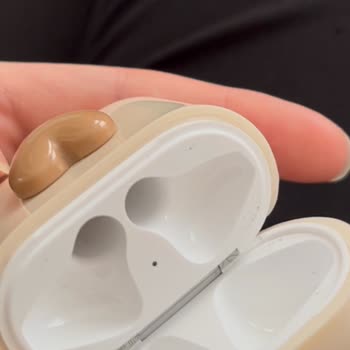Airpods Kutusunda Kendiliğinden Siyahlaşma Sorunu
