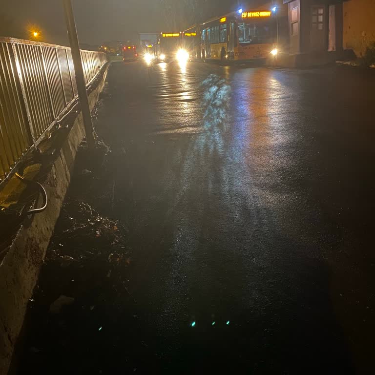 Sabah Yağmurunda Arızalanan Otobüs Mağduriyeti