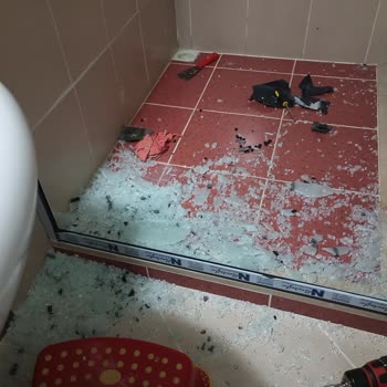 Durul Duşakabin Camı Patladı, Firma İlgisiz