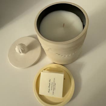 Kullanılmadan Dağılan Mum Yağı Ve İlgisiz Firma