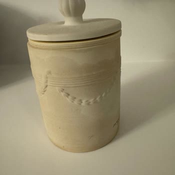 Kullanılmadan Dağılan Mum Yağı Ve İlgisiz Firma