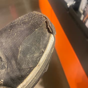 Nike Ayakkabı Kalite Sorunu Ve Barçın Mağaza Deneyimi