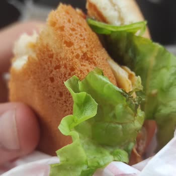 Burger King Yanık Ve Bayat Hamburgerde Hijyen Sorunu