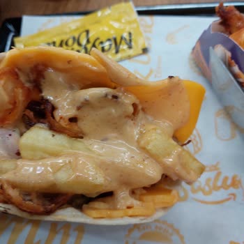 Maydonoz Döner Soğuk Ve Özensiz Yemek Deneyimi