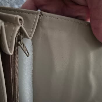Elle Marka Cüzdanın Kısa Sürede Yıpranması