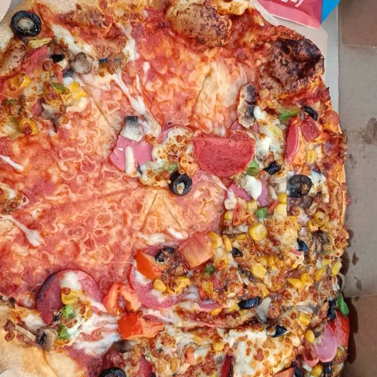 Domino's-Pizza mit fehlendem Belag und ohne jegliche Hygiene