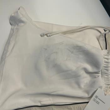 Parçalanmış Kutu Ve Yıpranmış Ürünler: Müşteri Desteği Hüsranı