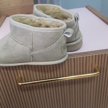 Çocuğumun Ugg Botunun Alt Tabanı Düştü, Satıcı İade Kabul Etmiyor