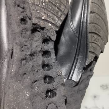 Ayakkabıların Beklenmedik Yıpranması Güven Sarsıyor