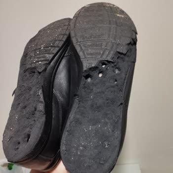 Ayakkabıların Beklenmedik Yıpranması Güven Sarsıyor