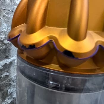Dyson V15 Detect Paint Peeling Issue Ignored by Customer Service