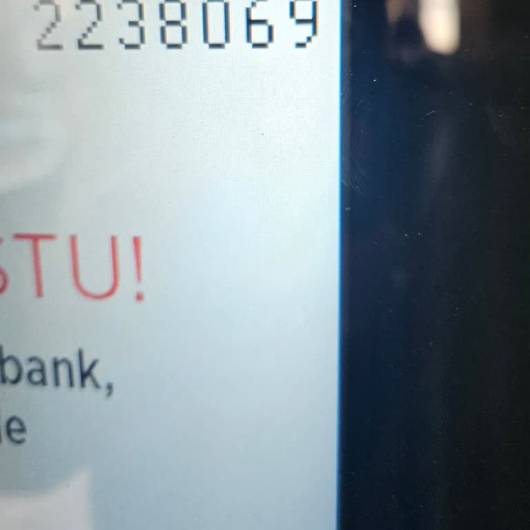 ATM'de Sıkışan Para Ve Kart Sorunu