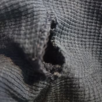 Mavi Yırtık Sweatshirt Ve İlgisiz Müşteri Hizmetleri