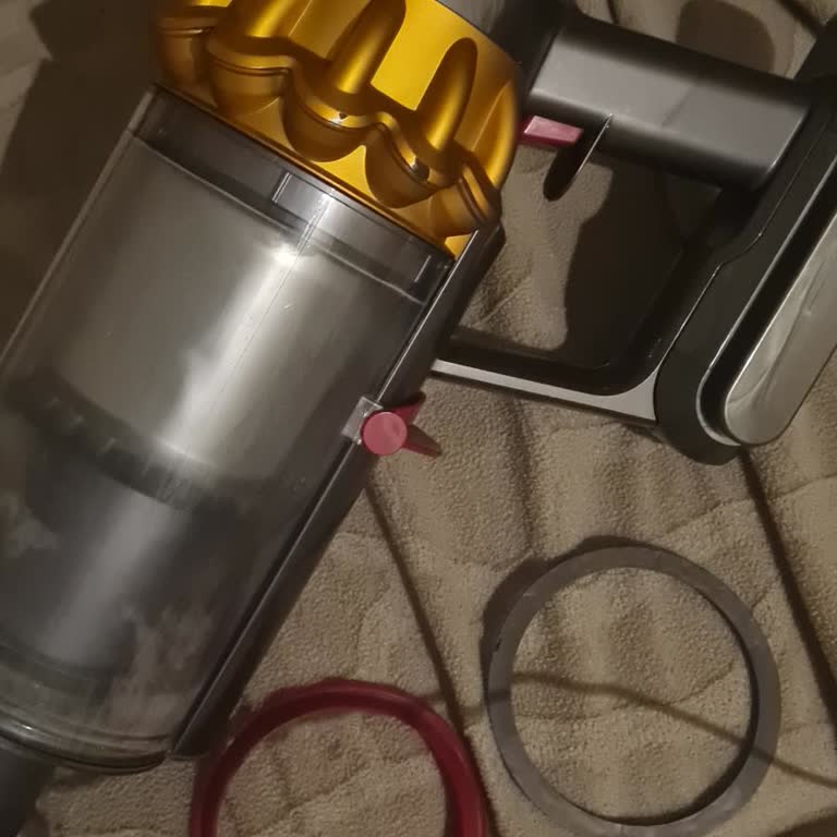Dyson V15 Süpürgede Kalitesiz Parçalar Ve Garanti Sorunu