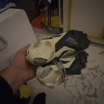 Nike Garanti Kapsamında Çatlayan Ayakkabı Ve İlgisiz Mağaza