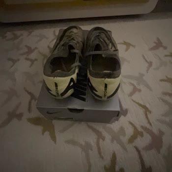 Nike Garanti Kapsamında Çatlayan Ayakkabı Ve İlgisiz Mağaza