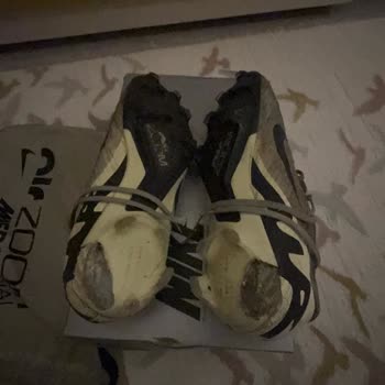 Nike Garanti Kapsamında Çatlayan Ayakkabı Ve İlgisiz Mağaza
