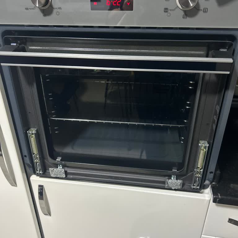 Ferre Marka Fırının Camı Patladı: Güvenlik Ve Garanti Sorunları