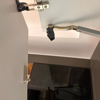 Mutfak Dolabı Piston Sorunu Ve Yetersiz Hizmet