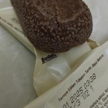 Taze Laviva Çikolatalarında Garip Koku Ve Beyaz Benekler