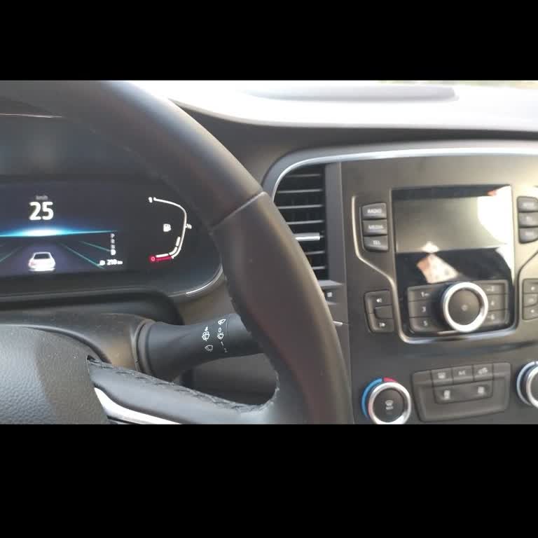 Megane 4 Joy: Sürekli Kapanan Radyo Ve Klima Ekranı Sorunu