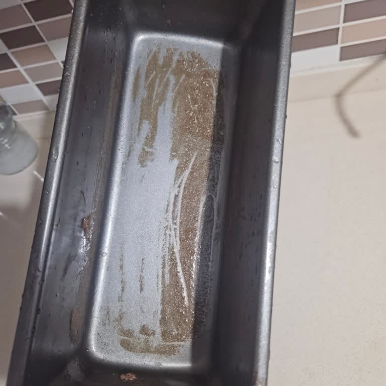 KitchenAid Loaf Pan Sticks Despite Non-Stick Claims