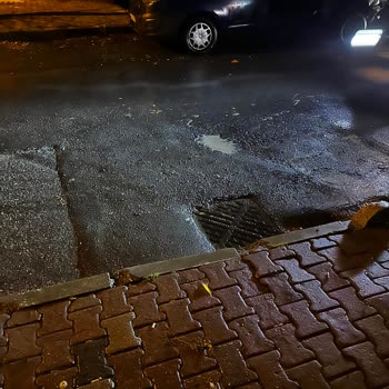 Kerkük Caddesi'nde Çökme Ve Bozuk Yol Sorunu
